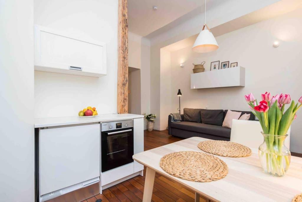 Best Location, Beautiful And Quiet Old Town Apt. Tallinn Buitenkant foto