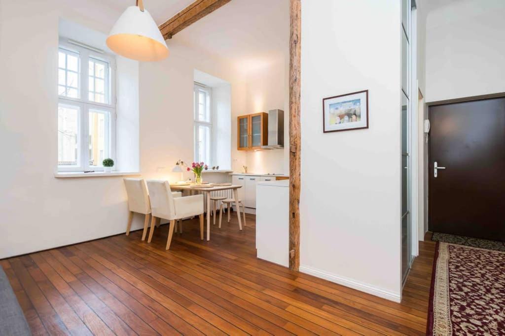 Best Location, Beautiful And Quiet Old Town Apt. Tallinn Buitenkant foto